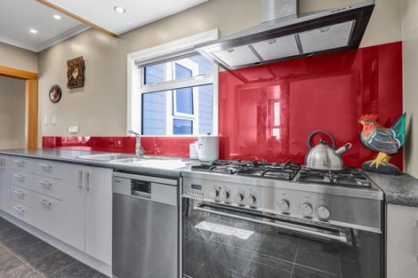 Photo of property in 24 Ngaio Street, Strandon, New Plymouth, 4312