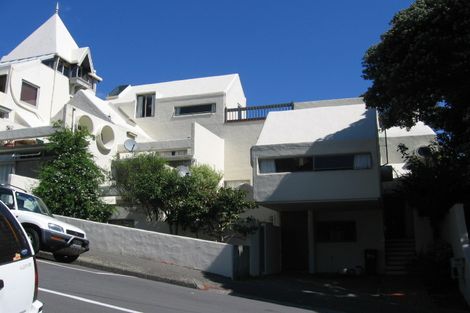 Photo of property in 102 Majoribanks Street, Mount Victoria, Wellington, 6011