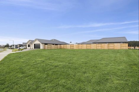 Photo of property in 13 Silverwood Lane, Leamington, Cambridge, 3495