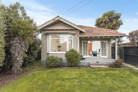 Photo of property in 16 Winton Street, St Albans, Christchurch, 8014