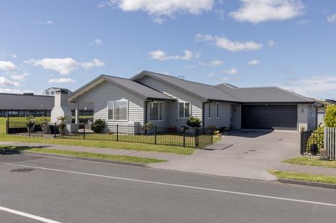Photo of property in 30 Ridge Drive, Omokoroa, 3114
