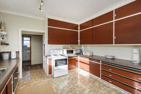 Photo of property in 395 Ruahine Street, Terrace End, Palmerston North, 4410