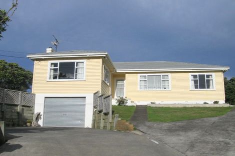 Photo of property in 37 Hampton Hill Road, Tawa, Wellington, 5028