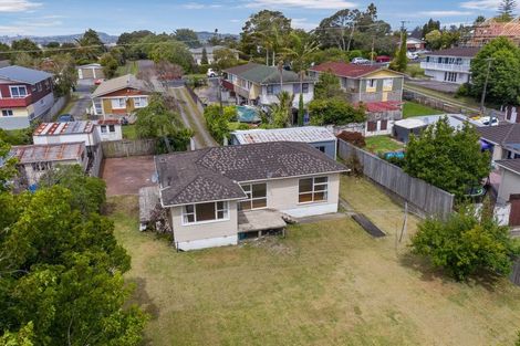 Photo of property in 100 Te Atatu Road, Te Atatu South, Auckland, 0610