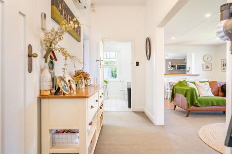 Photo of property in 14 Granville Street, Silverstream, Upper Hutt, 5019