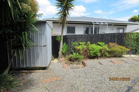 Photo of property in 4313a Great North Road, Glendene, Auckland, 0602