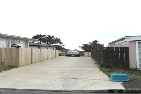 Photo of property in 2 Balmain Street, Newlands, Wellington, 6037