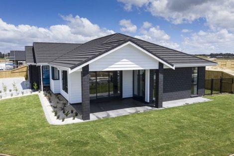 Photo of property in 12 Kahukaka Road, One Tree Point, 0118