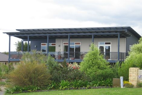 Photo of property in 12 Owen Place, Omokoroa, 3114