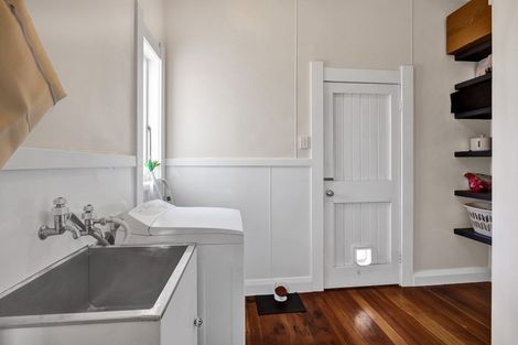 Photo of property in 8 Collins Street, Hawera, 4610