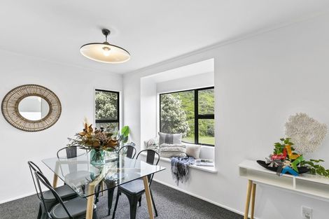 Photo of property in 113 Houghton Bay Road, Houghton Bay, Wellington, 6023