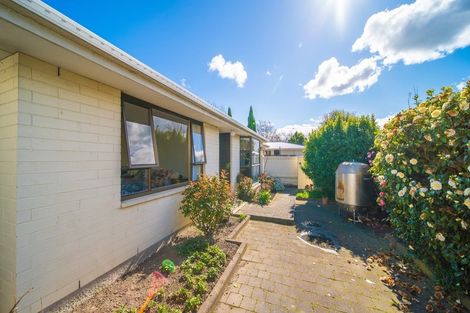 Photo of property in 2/60 Grahams Road, Burnside, Christchurch, 8041