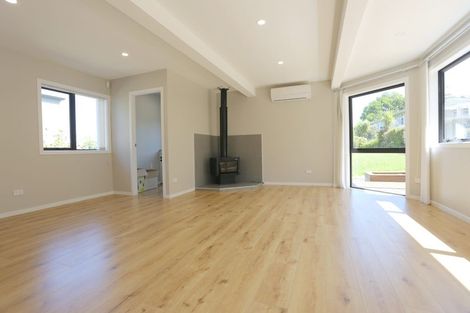 Photo of property in 128 Beach Road, Castor Bay, Auckland, 0620