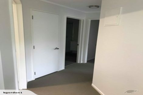 Photo of property in 29a Woodglen Road, Glen Eden, Auckland, 0602