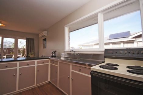 Photo of property in 32 Skerten Avenue, Hornby, Christchurch, 8042