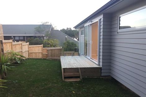 Photo of property in 3a Stitchbird Close, Murrays Bay, Auckland, 0630