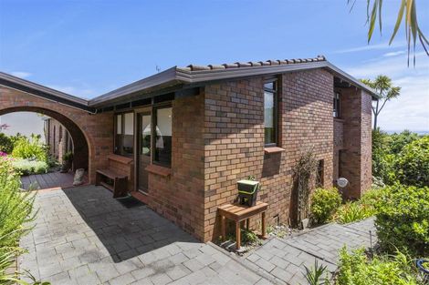 Photo of property in 60 Pacific Parade, Army Bay, Whangaparaoa, 0930