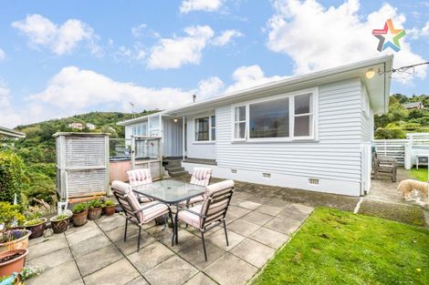 Photo of property in 35 Normandale Road, Normandale, Lower Hutt, 5010