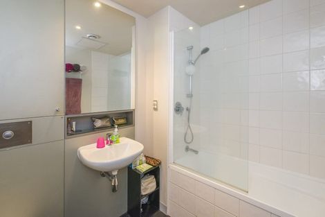 Photo of property in Gerondis Bldg Apartments, 411/60 Willis Street, Wellington Central, Wellington, 6011