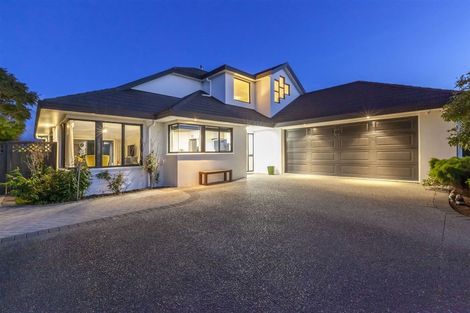 Photo of property in 4 Consort Close, Paraparaumu Beach, Paraparaumu, 5032