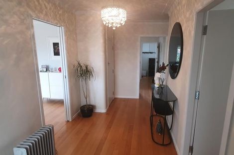 Photo of property in 6 Yeovil Road, Te Atatu Peninsula, Auckland, 0610