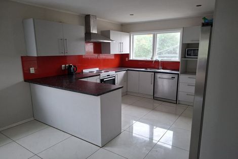 Photo of property in 18 Ranui Terrace, Tawa, Wellington, 5028