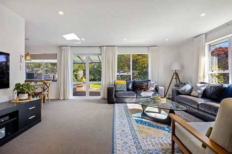 Photo of property in 51 Bryndwr Road, Bryndwr, Christchurch, 8052