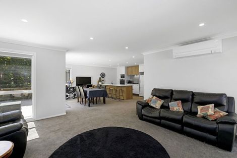 Photo of property in 92a Horoeka Street, Stokes Valley, Lower Hutt, 5019