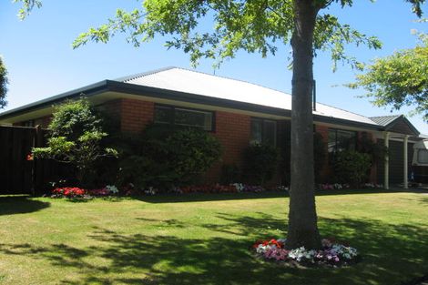 Photo of property in 11 Villa Grove, Ilam, Christchurch, 8041