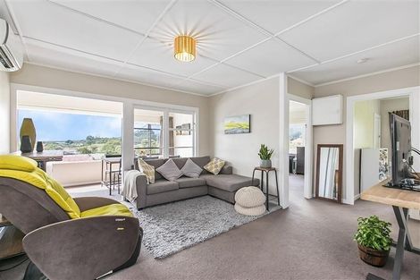 Photo of property in 15 Awaroa Road, Helensville, 0800