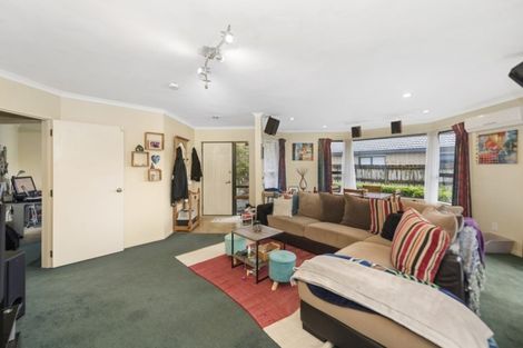 Photo of property in 19 Farnborough Drive, Nawton, Hamilton, 3200