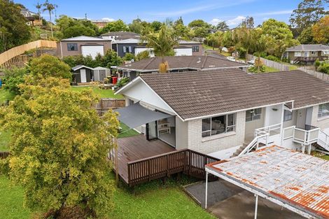 Photo of property in 2/17 Kemp Road, Massey, Auckland, 0614