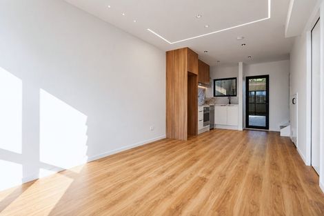 Photo of property in 12f Hewlett Road, Massey, Auckland, 0614