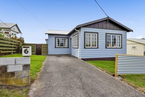 Photo of property in 6 Devon Street, Patea, 4520