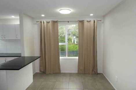 Photo of property in 35 Zita Maria Drive, Massey, Auckland, 0614