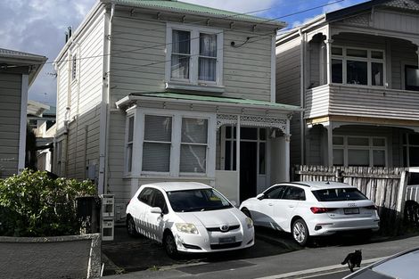 Photo of property in 69 Rolleston Street, Mount Cook, Wellington, 6021