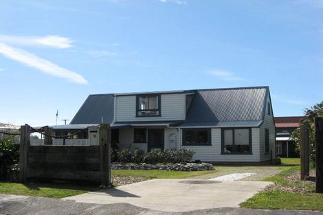 Photo of property in 18 Cook Street, Carters Beach, Westport, 7825