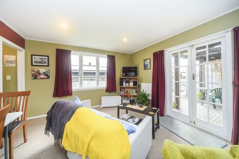 Photo of property in 651 Featherston Street, Roslyn, Palmerston North, 4414