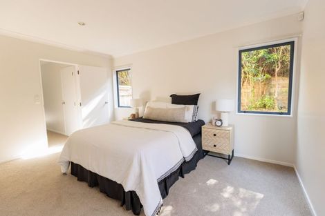 Photo of property in 2a Stella Grove, Newlands, Wellington, 6037