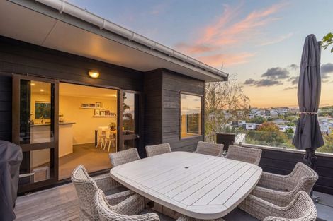 Photo of property in 12 Braemar Road, Rothesay Bay, Auckland, 0630