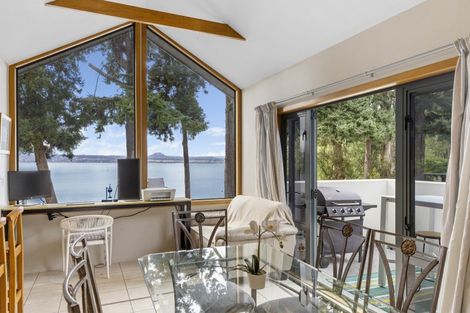 Photo of property in 2/870 Acacia Bay Road, Acacia Bay, Taupo, 3330