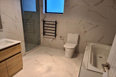 Photo of property in 107b Wharf Road, Te Atatu Peninsula, Auckland, 0610