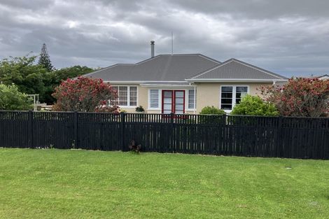 Photo of property in 1 Huia Street, Foxton Beach, Foxton, 4815