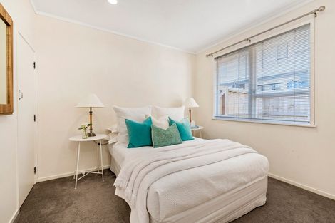 Photo of property in 1/10 Agincourt Street, Glenfield, Auckland, 0629