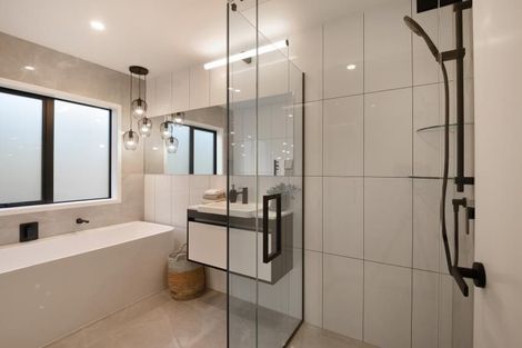 Photo of property in 38 Vinistra Road, Kumeu, 0810