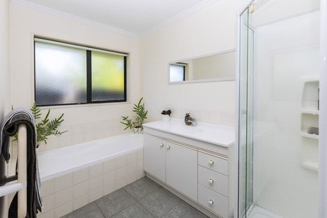 Photo of property in 6 Berkshire Drive, Avonhead, Christchurch, 8042