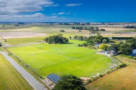 Photo of property in 302 Timaru Road, Waimate, 7978