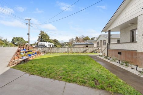 Photo of property in 6 Downe Street, New Plymouth, 4310