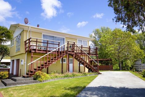 Photo of property in 5 Gillies Crescent, Waimarama, Havelock North, 4294