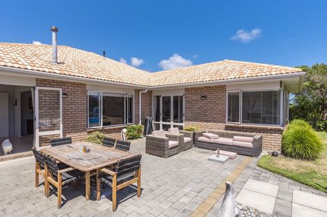 Photo of property in 12 Regent Drive, Paraparaumu Beach, Paraparaumu, 5032